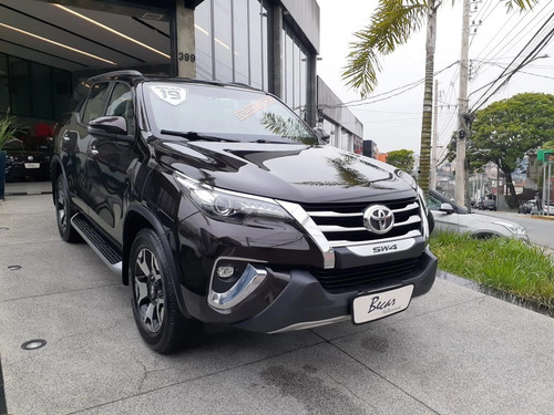 Toyota Hilux SW4 2.8 SRX DIAMOND 4X4 7 LUGARES 16V TURBO INTERCOOLER DIESEL 4P AUTOMÁTICO