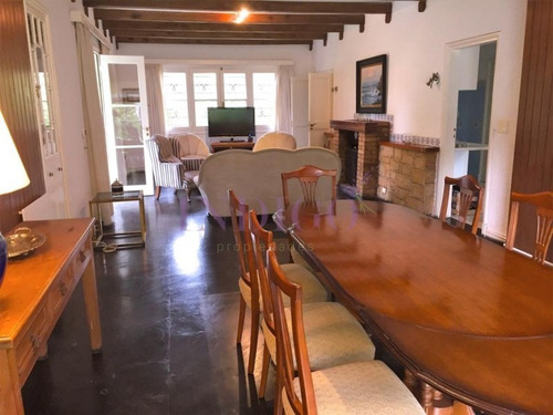 Alquiler En Paradas, Muy Buena Casa En El Mejor Punto De Punta Del Este.- Ref: 250