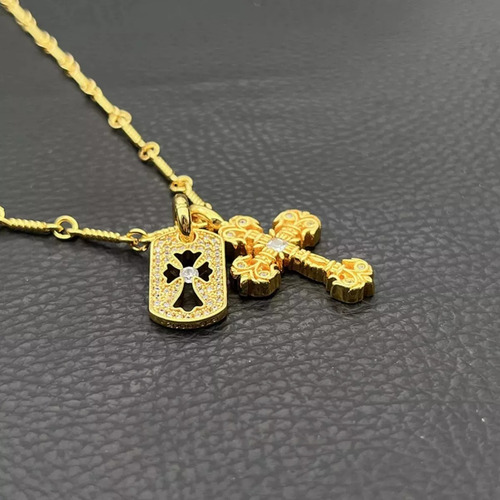 - Collar Con Colgante De Cruz Bañado En Oro De 22 Quilates