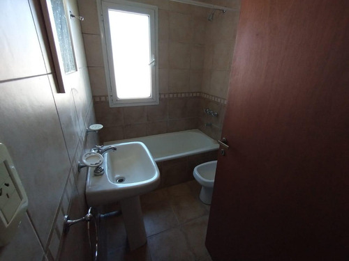 Imagen 11 de 18 de Departamento En Alquiler En La Plata Calle 10 Esq 36 Dacal Bienes Raices