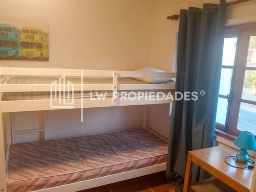 Casa En Venta De 5 Dorm. En Playa Internacional Algarrobo