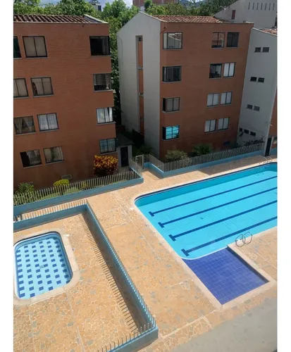 ¡se Arrienda Amplio Apartamento En Los Colores!