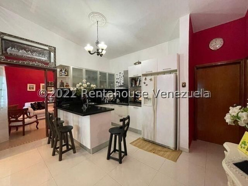 Imagen 2 de 11 de Hermosa Casa Con Espacios Modernos. Lindos Acabados Y Elegante Cocina Estilo Italiana, Queda Semi-amoblada. Edificada En Circuito Cerrado Para Mayor Seguridad. #22-15596.