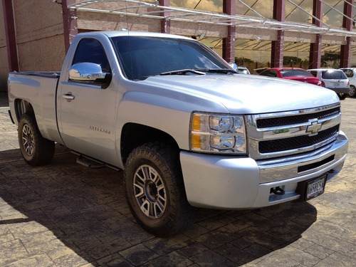 Imagen 9 de 16 de Chevrolet Silverado Ls 4x2 - Automatica