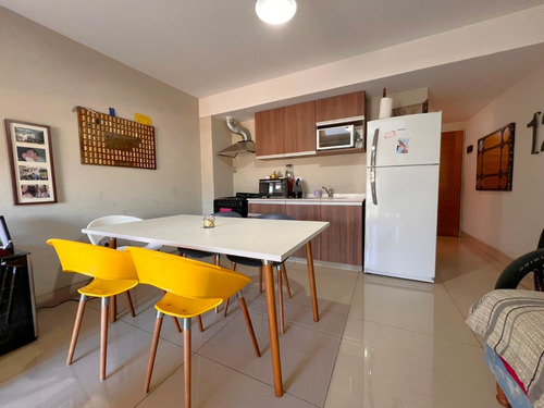 Depto 2 Ambientes En Duplex Con Balcon // Av. Presidente Peron 2672