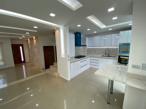 Imagen 2 de 14 de Tohwhouse En Venta Mañongo Bonaventura Home Ga Vip