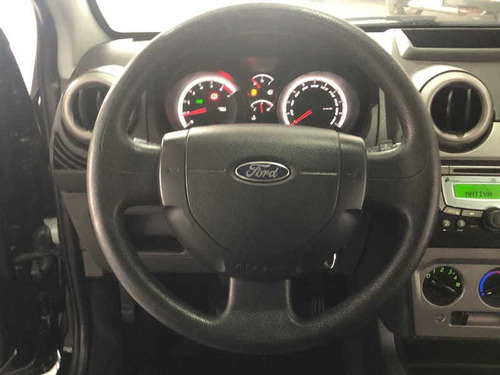 Ford Fiesta 1.6 Se Sedan 8v Flex 4p Manual 2013