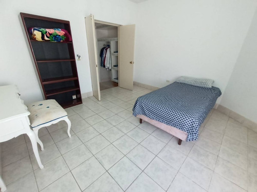 Imagen 10 de 15 de Casa En Venta De Un Piso Con Amplios Espacios