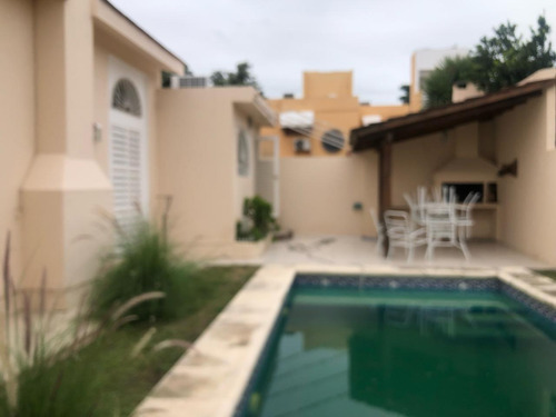 4 Dorm - Consultorio Independiente - Escritorio - Quincho - Pileta