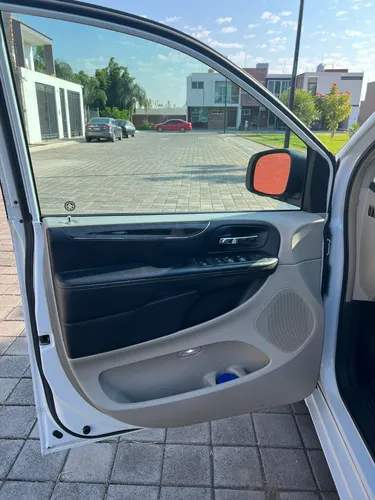 Chrysler Town & Country 3.6 Touring Piel Mt