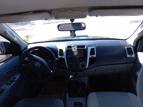 Imagen 11 de 13 de Toyota Hilux 3.0 D/cab 4x4 Srv 2005