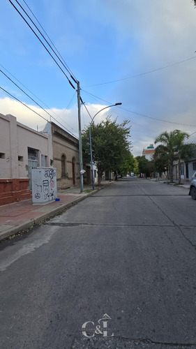 Gran Casa A Remodelar En Bº General Bustos, Cordoba
