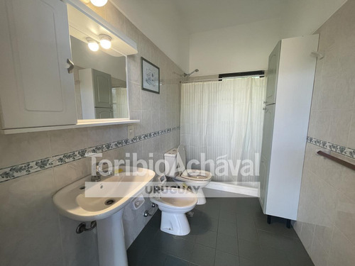 Excelente Casa De 4 Dormitorios A Pasos De Rambla Costanera