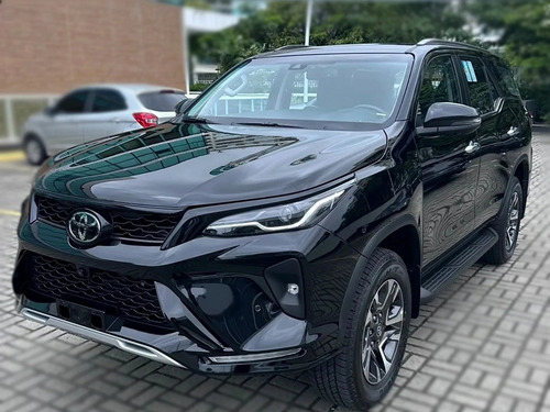 Toyota Hilux SW4 2.8 D-4D TURBO DIESEL SRX PLATINUM 4X4 AUTOMÁTICO