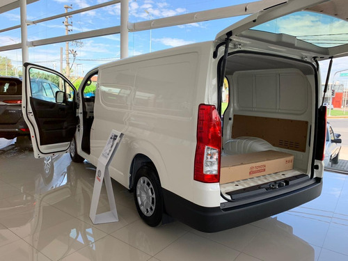 Toyota Hiace 2.8 Tdi Furgón 6at L1h1 3a 4p Sarthou