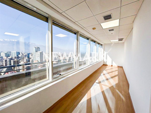 Gran Oficina Remodelada En Espectacular Barrio Financiero