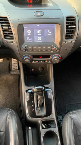 Imagen 13 de 14 de Kia Forte 2.0 Sx At 2018