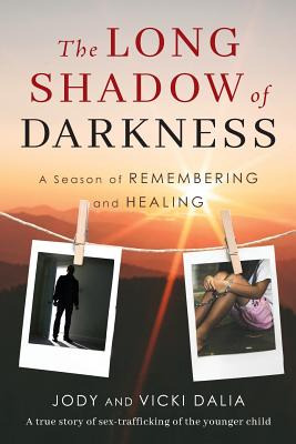 Libro The Long Shadow Of Darkness: A Season Of Rememberin...