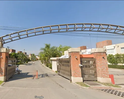 Casa En Condominio En Venta, En Blvd Residencial Los Sauces #· 16, Colonia El Amate, Cuernavaca, Morelos. Cerca Blvd. Los Sauces, Carretera Tejalpa - Zacatepec, Deportivo El Tauro. Fl19-za