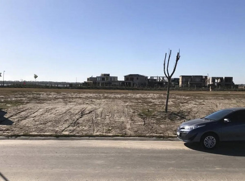 Imagen 4 de 8 de Lote De 656 M2 En Venta En El Barrio Riberas!!
