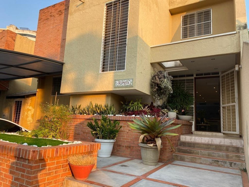 Imagen 1 de 14 de Townhouse En Venta En Altos De Guataparo Valencia Carabobo