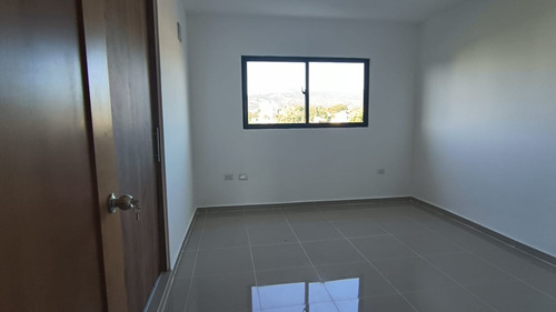 Elegante Apartamento En Los Llanos De Gurabo