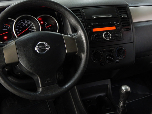 Nissan Tiida S 1.8 2012