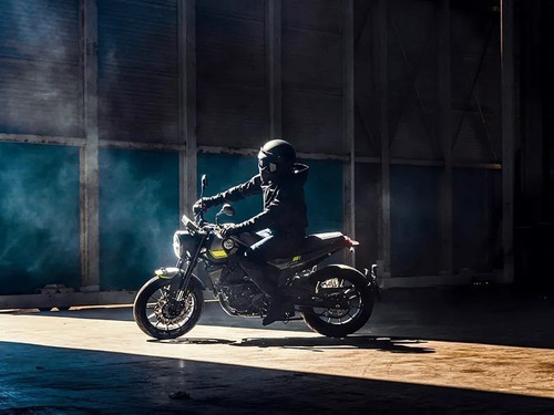 Imagen 5 de 15 de Benelli Leoncino 250 Av 1