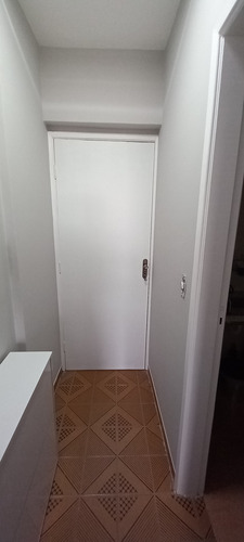 Apartamento De 01 Dormitório Com Vaga De Garagem Coberta !!!