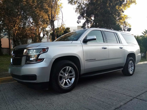 Imagen 4 de 10 de Chevrolet Suburban 2017 5.4 Ls Tela At
