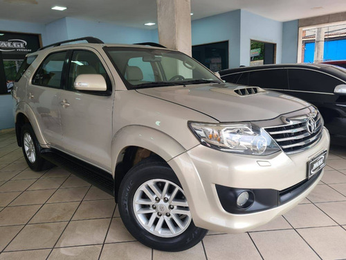 Imagem 1 de 9 de Toyota Hilux Sw4 3.0 Srv 4x4 7 Lugares 16v Turbo