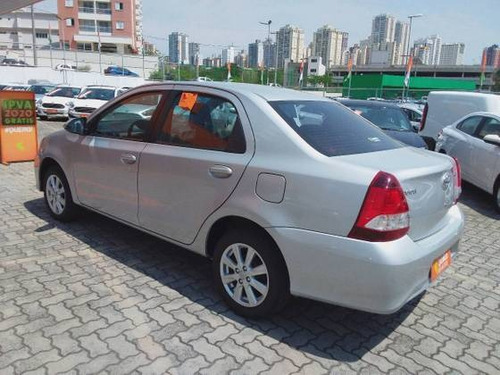 Toyota Etios 1.5 X Plus Sedan 16v Flex 4p Automático