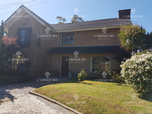 Alquiler Temporario De Casa 4 Dormitorios En Jardines De Córdoba, Punta Del Este.