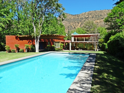 Cajón Del Maipo, Melocotón, Casa Notre Dame. 