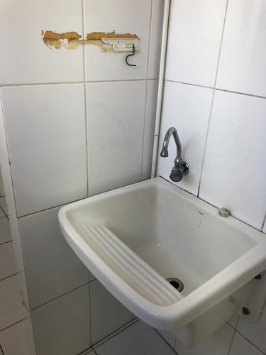 Apto 2 Dorms Próximo Av Itinguçu, Metro Patriarca, Comércios