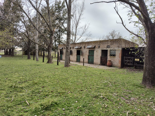 Terreno Con Monoambiente Y Caballeriza En Venta En Zona En Desarrollo En Marcos Paz