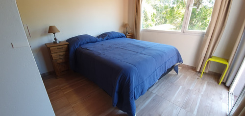 Imagen 8 de 18 de Casa Luminosa, Amplios Ventanales Al Bosque, Recientemente Inaugurada En Mar De Las Pampas