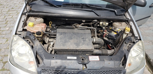 Imagem 8 de 8 de Ford Fiesta 2005 1.0 Street 5p