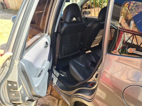 Imagem 10 de 13 de Honda Fit 2004 1.4 Lx 5p