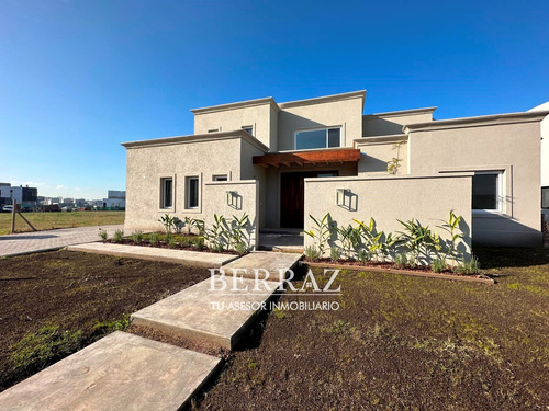 Casa Venta 5 Ambientes A La Laguna En Santa Ana Villanueva Lote De 636,44 M2