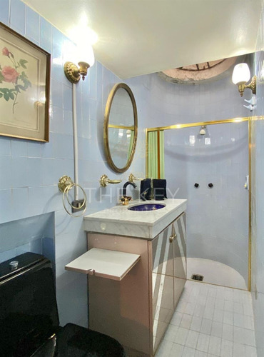 Casa En Venta De 4dorm, 3 Serv, Piscina, Jardin. En Vitacura