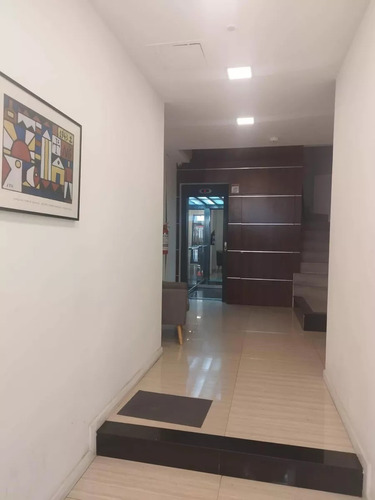 Apartamento De 1 Dorm En El Centro, A Metros De La Rambla, Excelente Zona Y Servicios, Buena Loocmoción, Gc Bajos