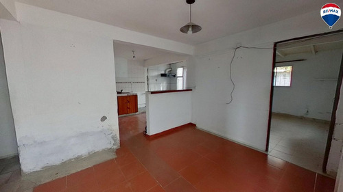 Venta Casa 4 Ambientes Con Parque Ezpeleta