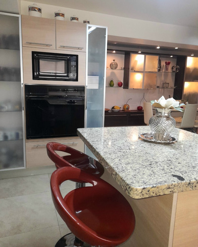 Apartamento De Dos Niveles La Boyera Hatillo (norte)