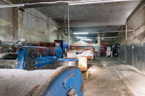 Venta Deposito Galpon Piñeiro Oportunidad 220m2