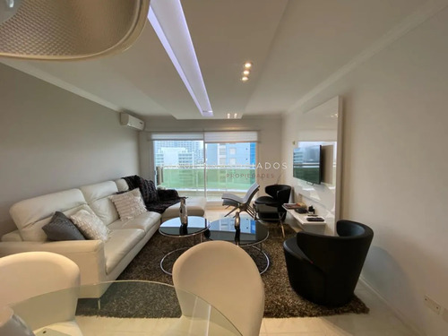 Departamento En Venta De 3 Dormitorios En Coral Tower, Punta Del Este