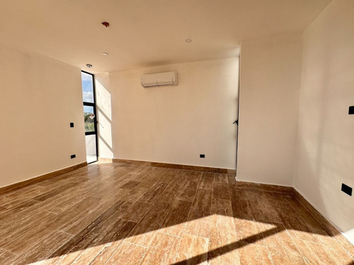 Casa En Venta De 4 Recamaras En Privada Ubicada En Xcanatun