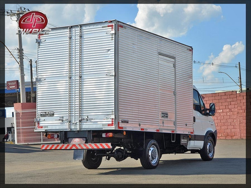 Imagem 8 de 14 de Iveco Daily 35s14 Com Baú Novo Para Carga Seca