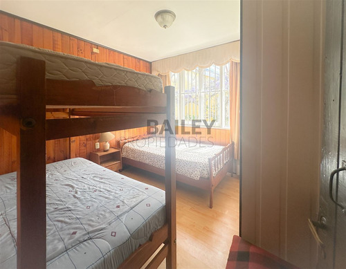 Casa En Venta De 7 Dorm. En Concón