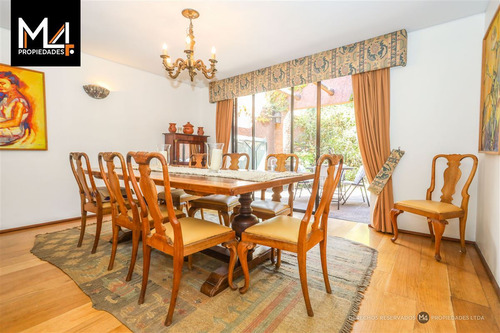Casa En Venta De 5 Dorm. En Las Condes